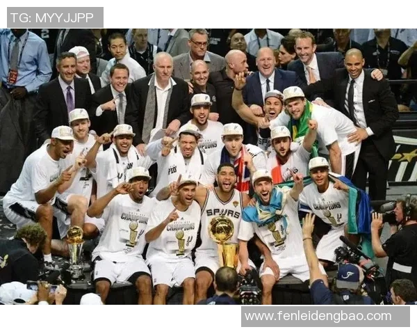 2014年NBA西部决赛第四场马刺与雷霆激战回顾与精彩瞬间分析