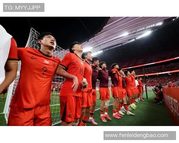 澳大利亚与泰国足球队激战正酣谁能在友谊赛中笑到最后